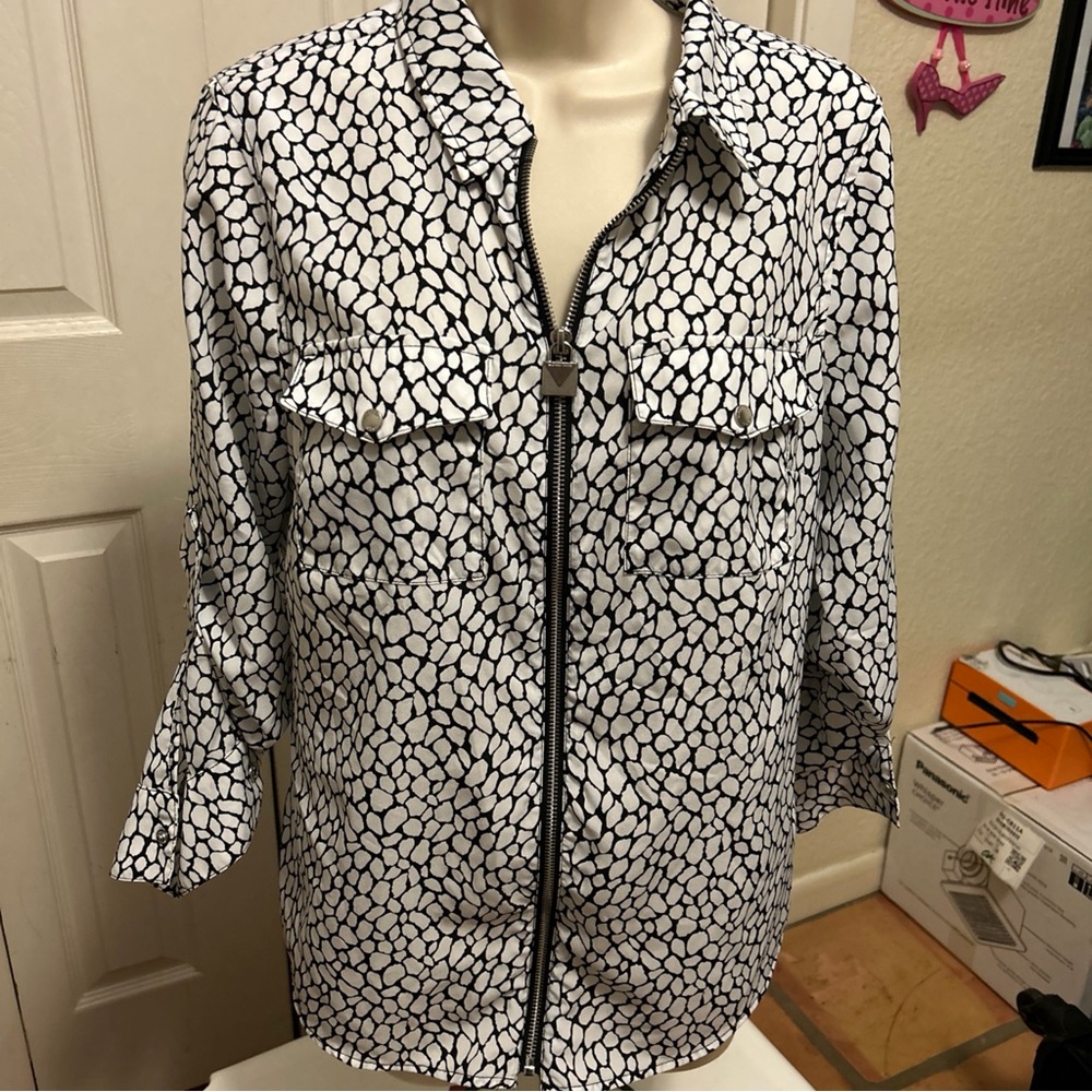 Michael Kors Black and White Patterned Zip Blouse sized medium